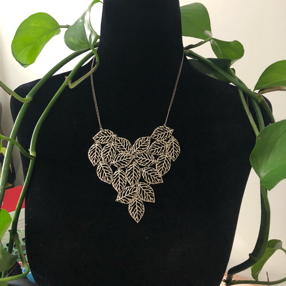 ✿ pile of leaves necklace ✿